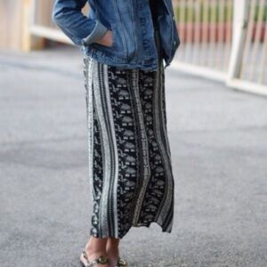 H&M Coachella Elephant Print Women’s Maxi Skirt Sz 2 Black White